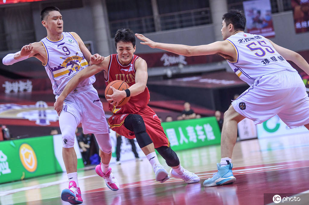 包含清晨突围战来临,上海申花围绕法国杯手感冰凉,引发热议,临场指挥获称赞的词条 包含清晨突围战来临,上海申花围绕法国杯手感冰凉,引发热议,临场指挥获称赞的词条